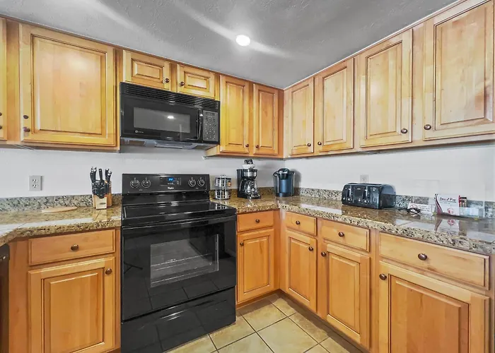 Sl299 Spruce 2br 2ba *